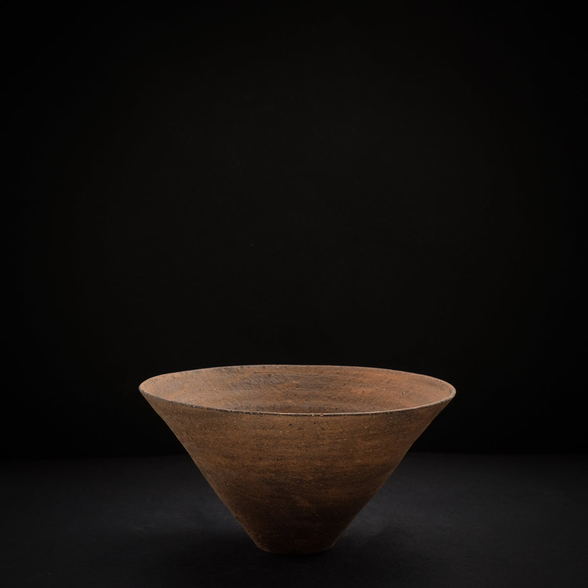 二階堂明弘 やきしめ三角碗 (φ14cm) Akihiro Nikaido Yakishime bowl