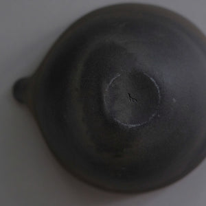 打田翠   炭化焼締 片口  Midori Uchida  Carbonization firing lipped bowl (MU28)