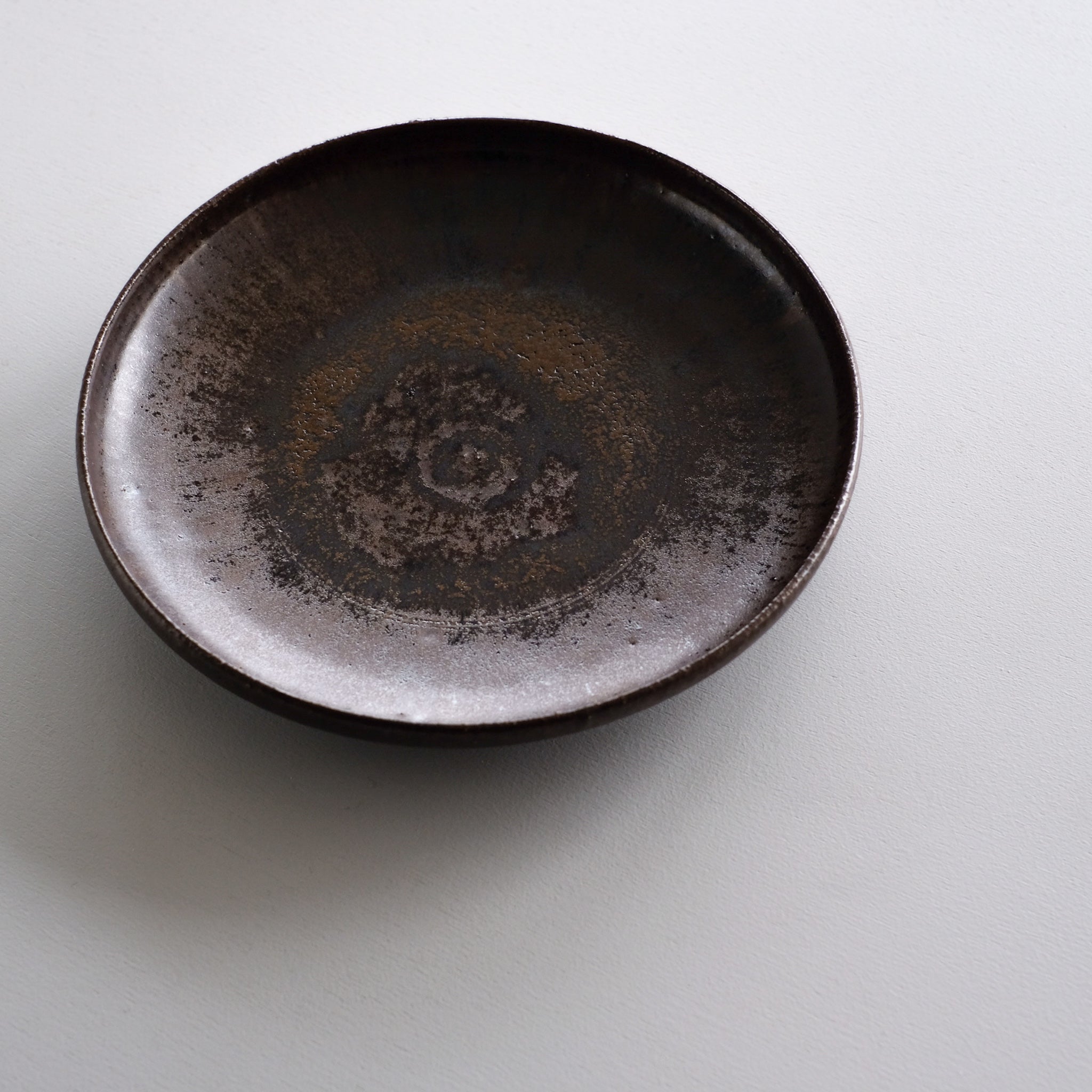森本仁  黒釉平皿 L  Hitoshi Morimoto Black glazed flat plate L-size
