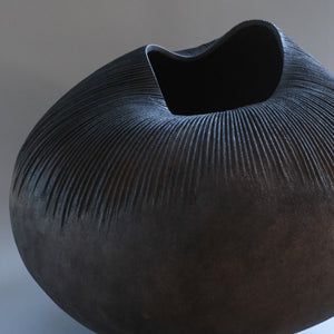 上治良充  制作物   Yoshimichi Joji  Leather sculpture 1