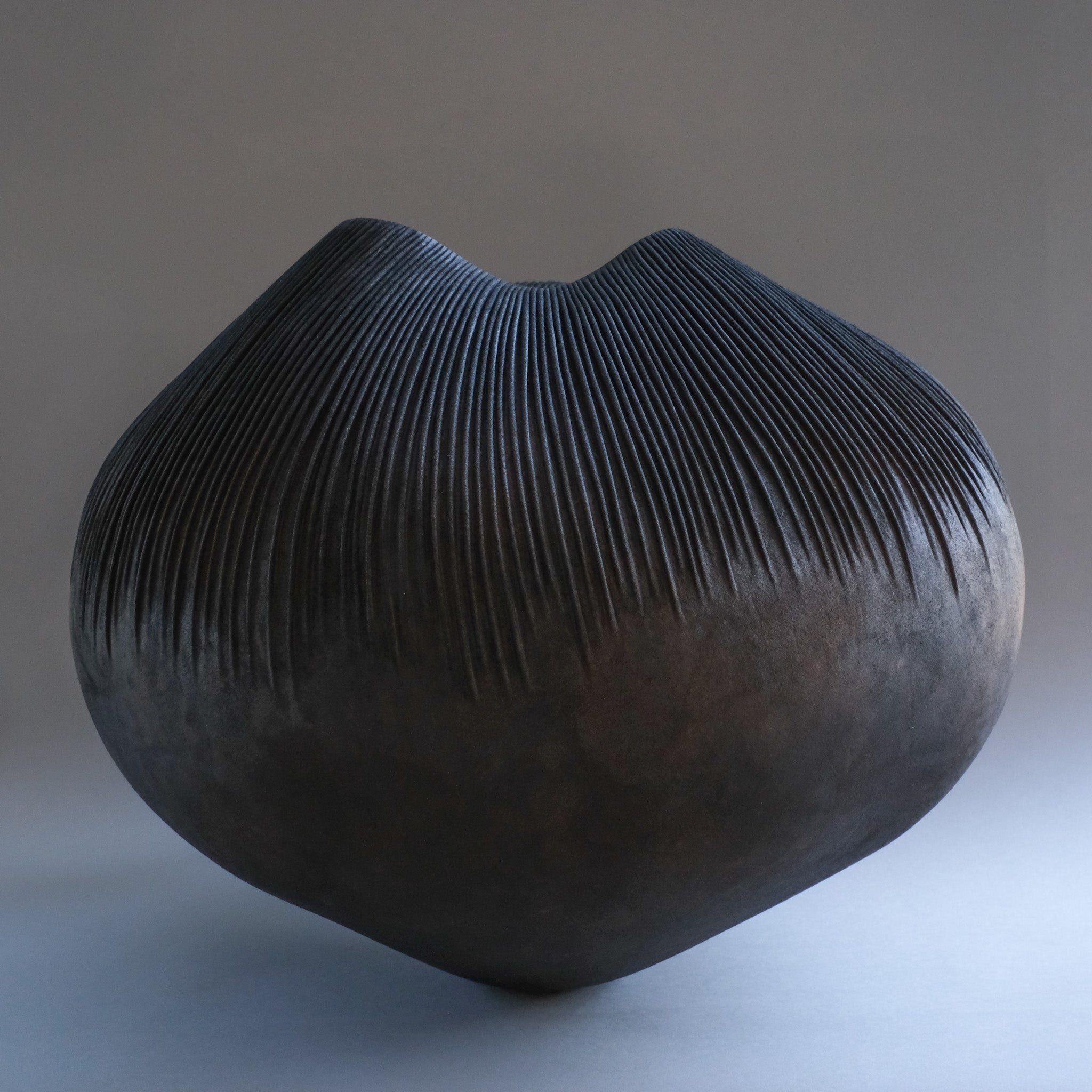 上治良充  制作物   Yoshimichi Joji  Leather sculpture 1
