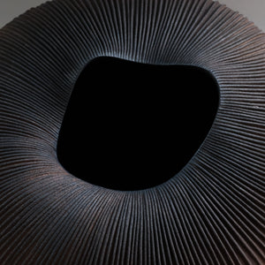 上治良充  制作物   Yoshimichi Joji  Leather sculpture 2