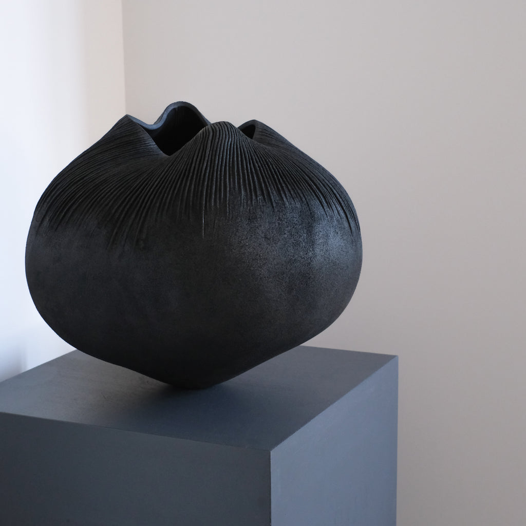 上治良充  制作物   Yoshimichi Joji  Leather sculpture 5