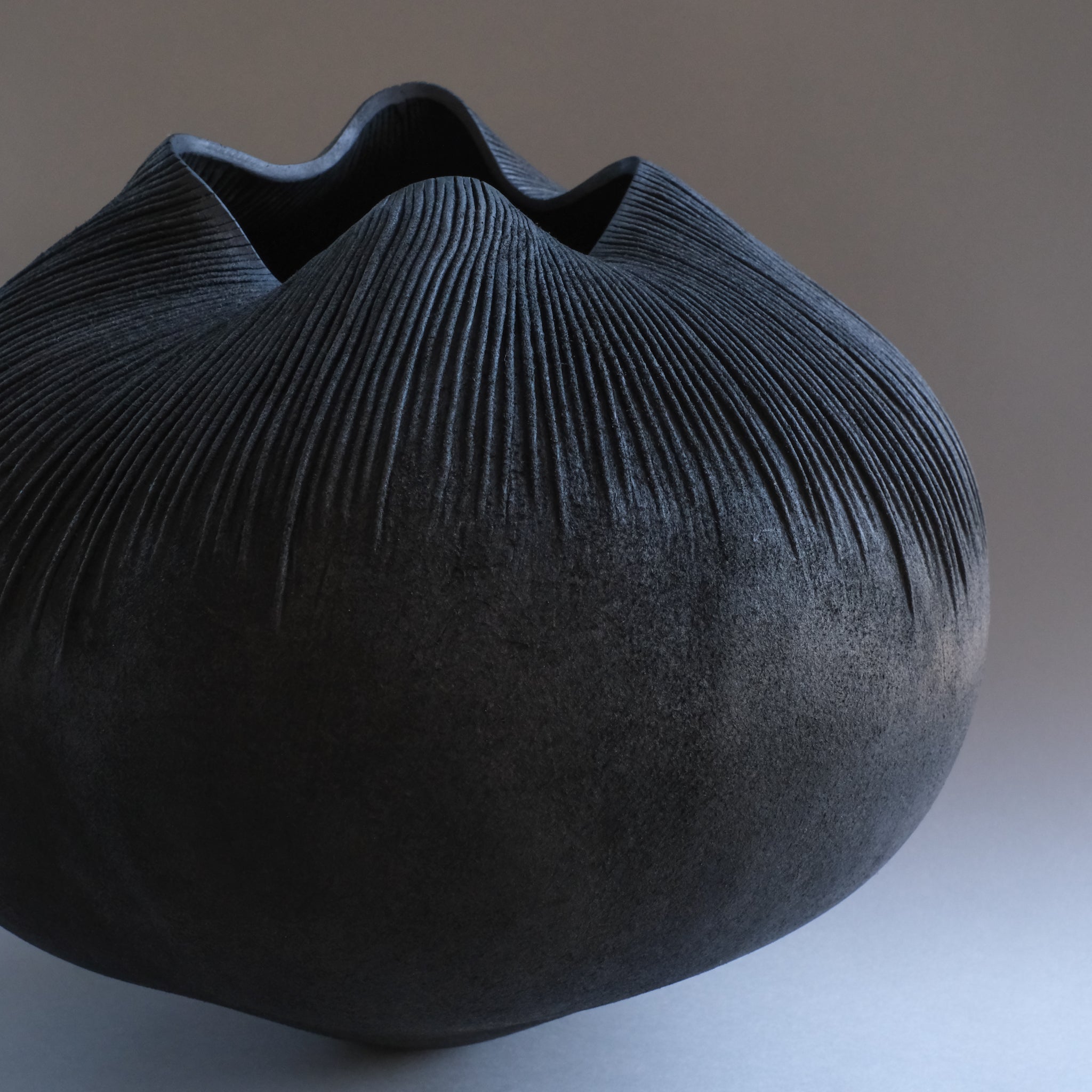 上治良充  制作物   Yoshimichi Joji  Leather sculpture 5