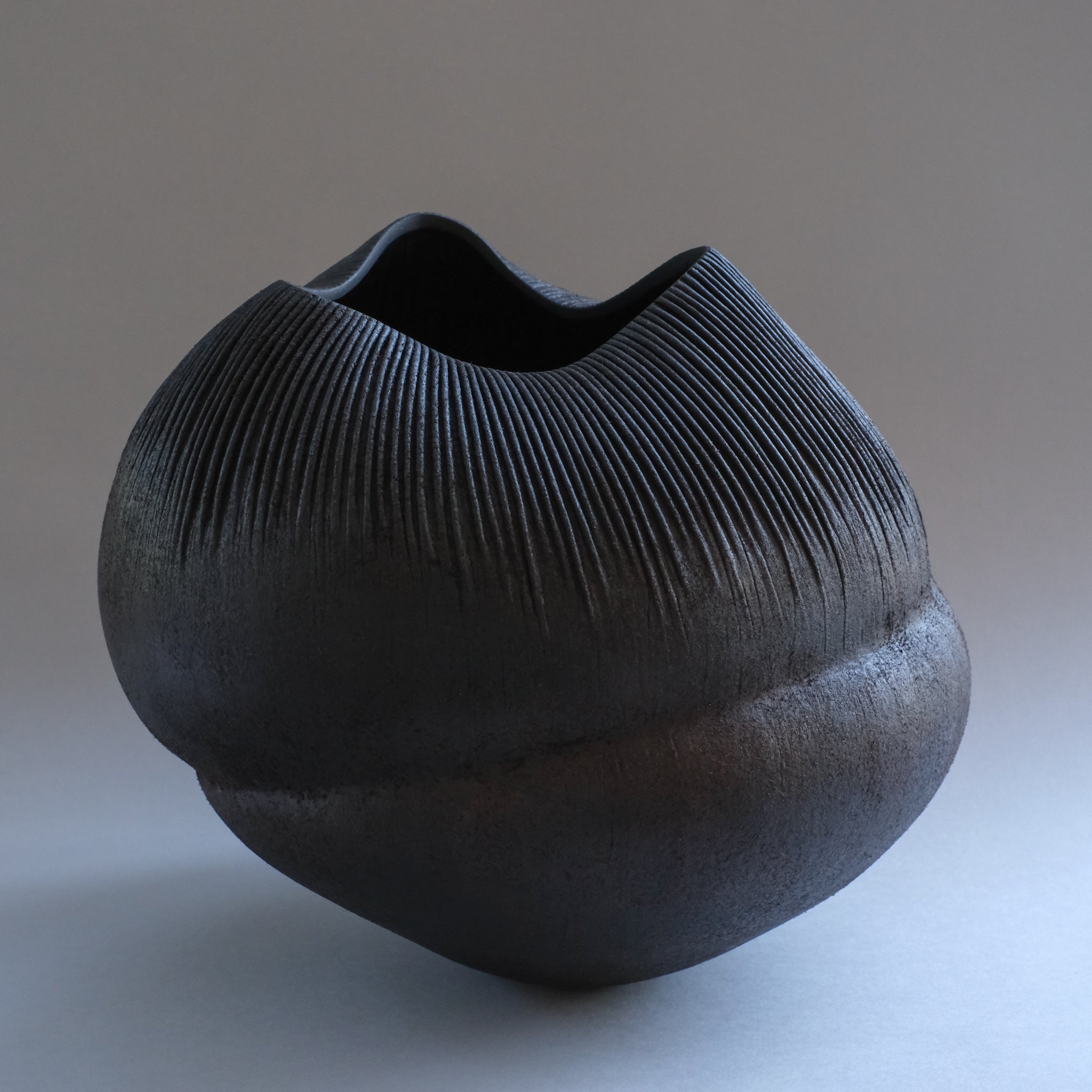 上治良充  制作物   Yoshimichi Joji  Leather sculpture 17