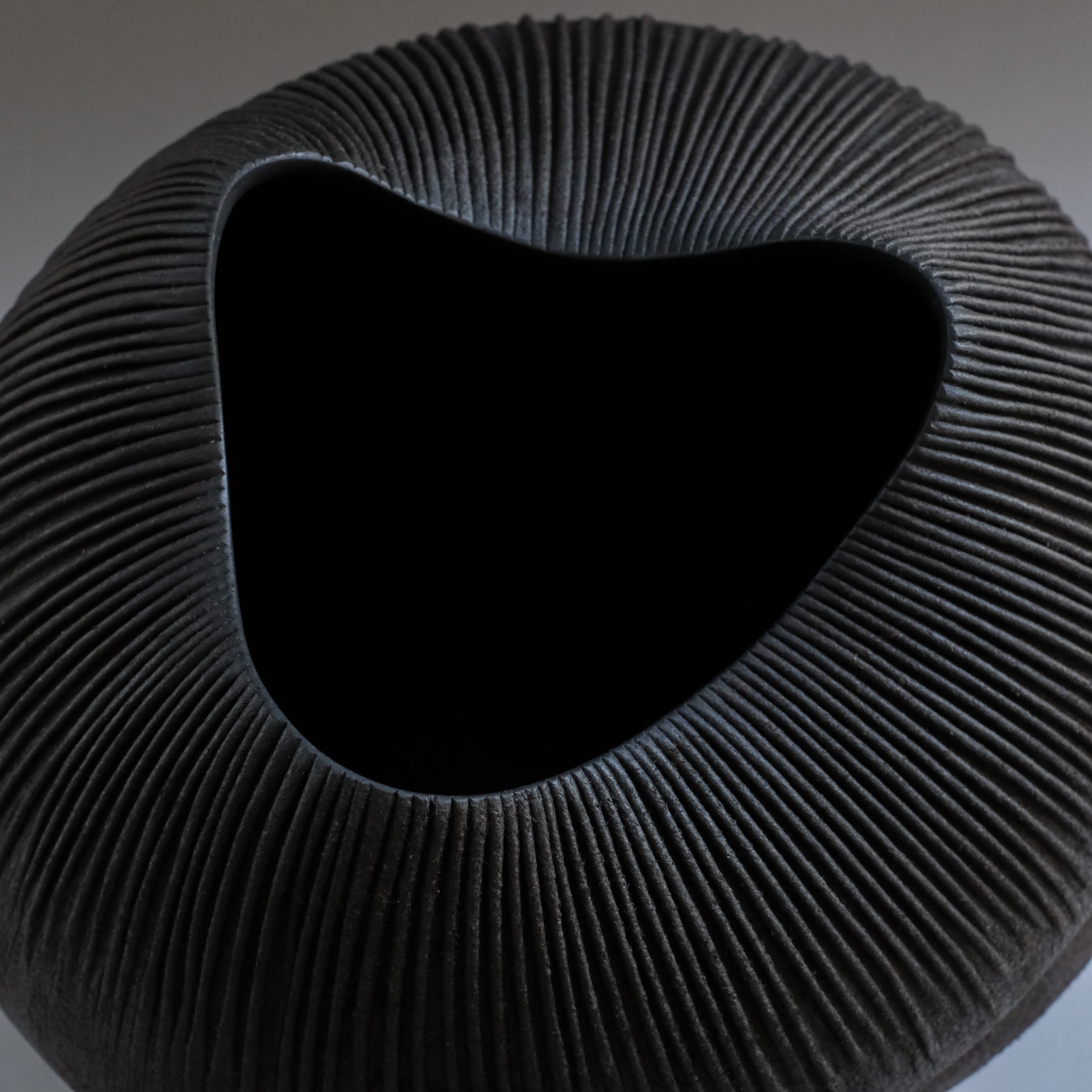 上治良充  制作物   Yoshimichi Joji  Leather sculpture 17