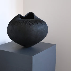 上治良充  制作物   Yoshimichi Joji  Leather sculpture 9