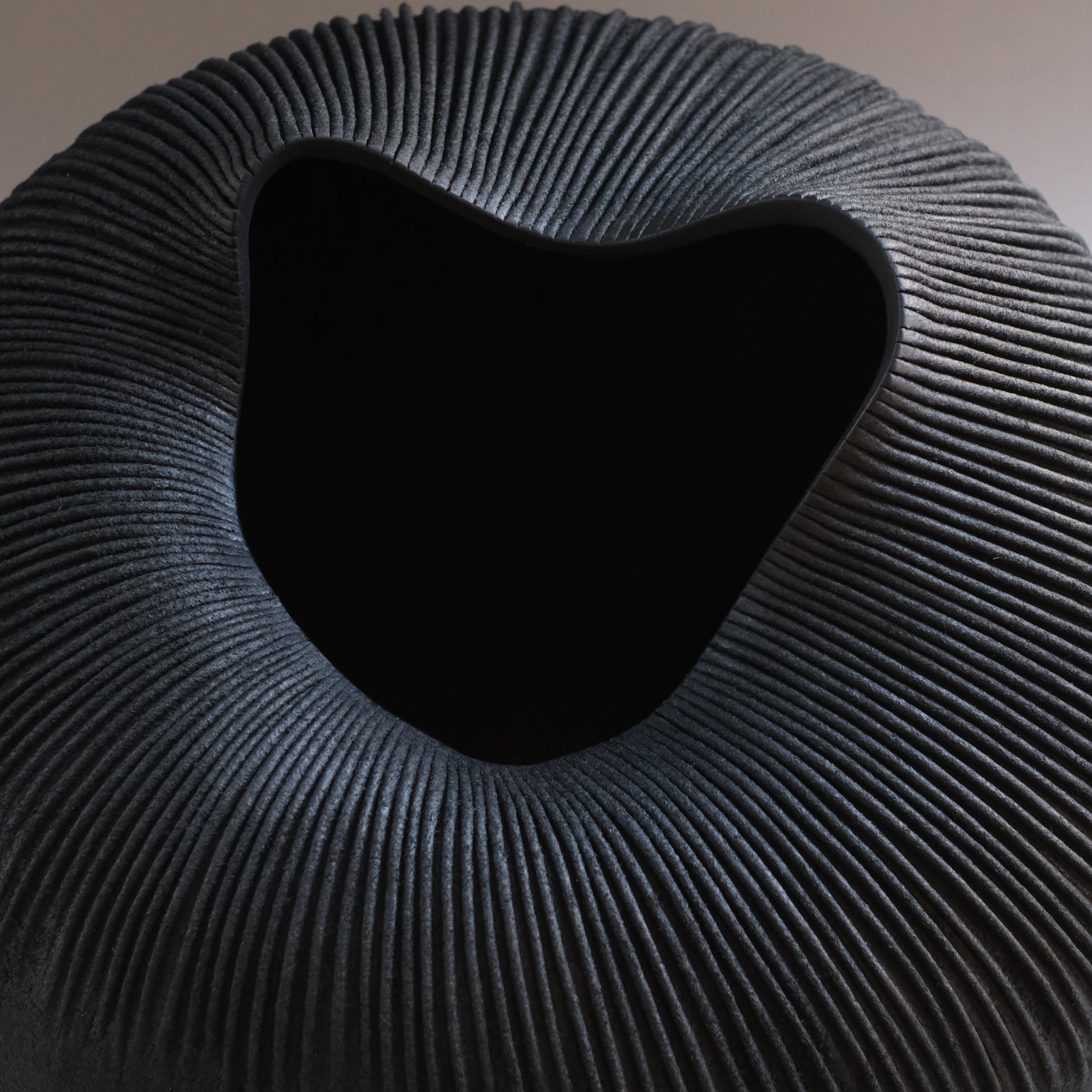 上治良充  制作物   Yoshimichi Joji  Leather sculpture 9