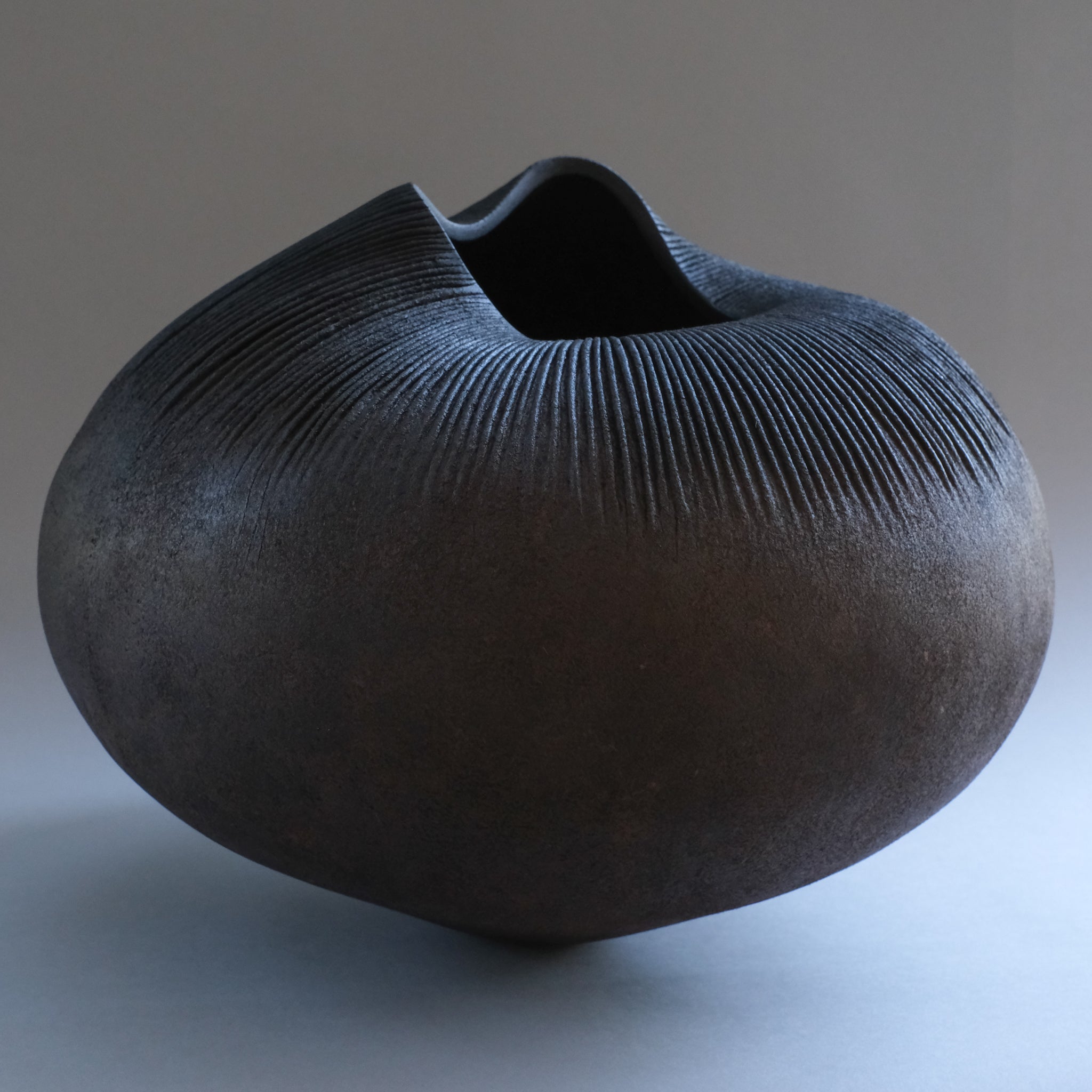 上治良充  制作物   Yoshimichi Joji  Leather sculpture 12