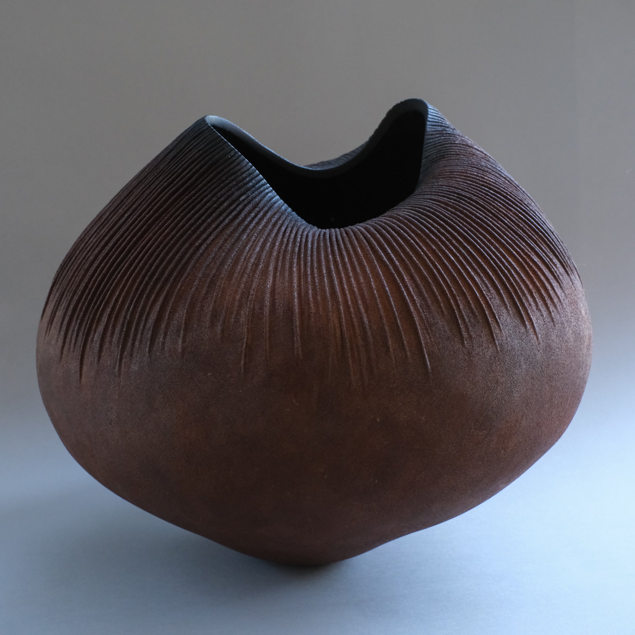 上治良充  制作物   Yoshimichi Joji  Leather sculpture 7