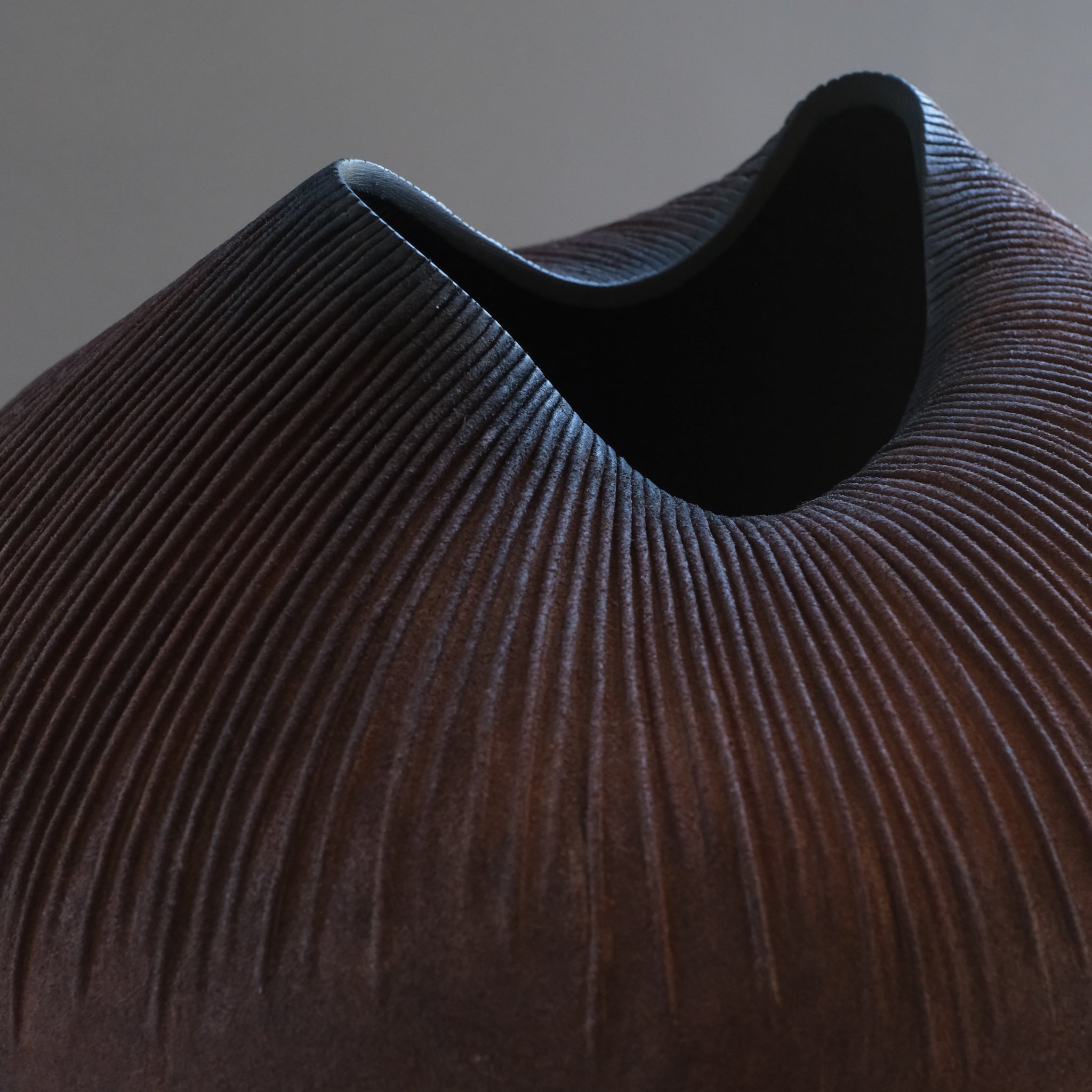 上治良充  制作物   Yoshimichi Joji  Leather sculpture 7