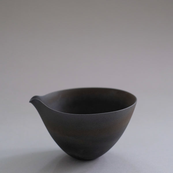 打田翠 炭化焼締 片口 Midori Uchida Carbonization firing lipped