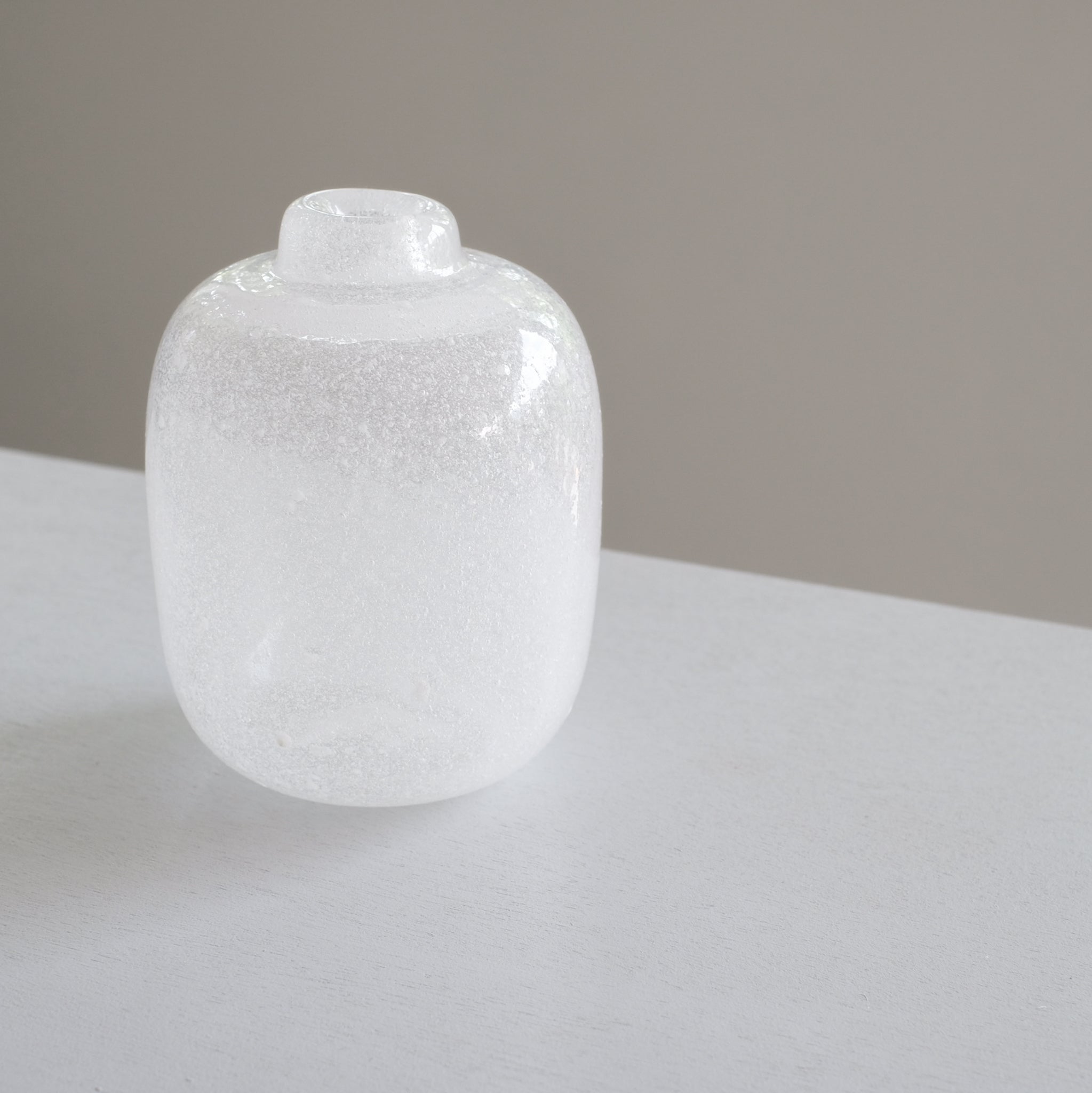 有永浩太  花器 泡白  Kota Arinaga bubble vase (VKA4)