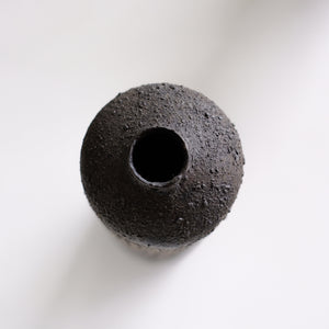 大山求 黒錆花器 L  Motomu Oyama iron vase (VMO4)