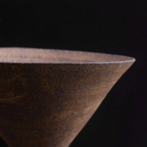 二階堂明弘  やきしめ三角碗 (φ13.5cm)    Akihiro Nikaido  Yakishime bowl (φ13.5cm) AN107