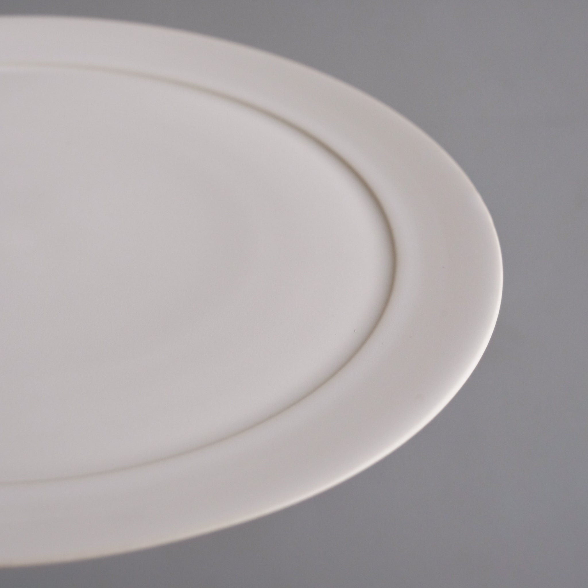 服部竜也  白マットリムプレート (φ24.5cm) Tatsuya Hattori  Rim plate ( φ24.5cm, matte white ) ETH36
